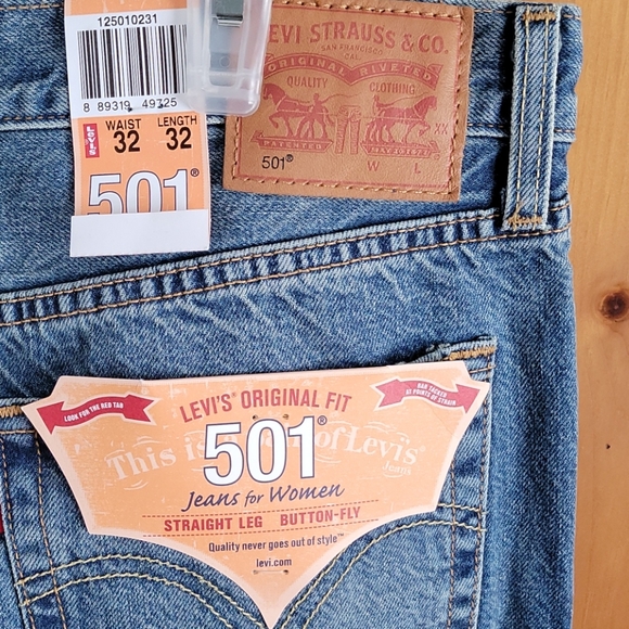 Levi's 501 Jeans - Picture 4 of 9